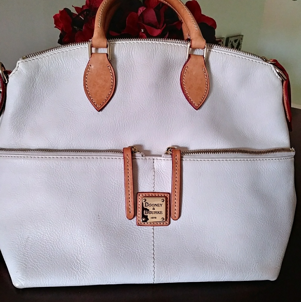 🎈SOLD🎈Authentic Dooney & Bourke Purse